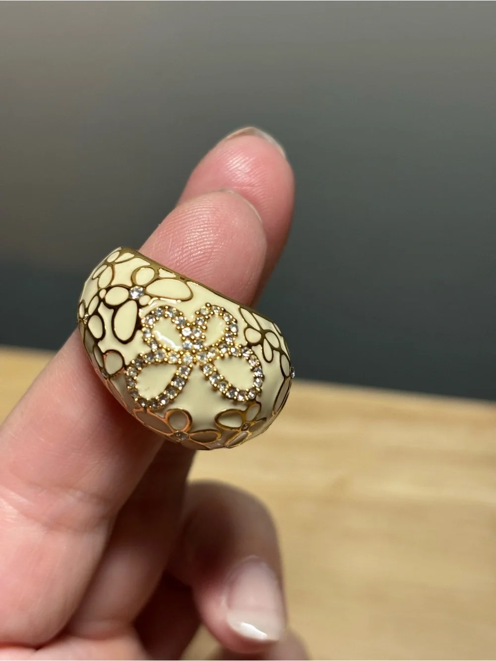 Coach Butterfly And Crystal Dome Ring Cream And Goldtone Size 5